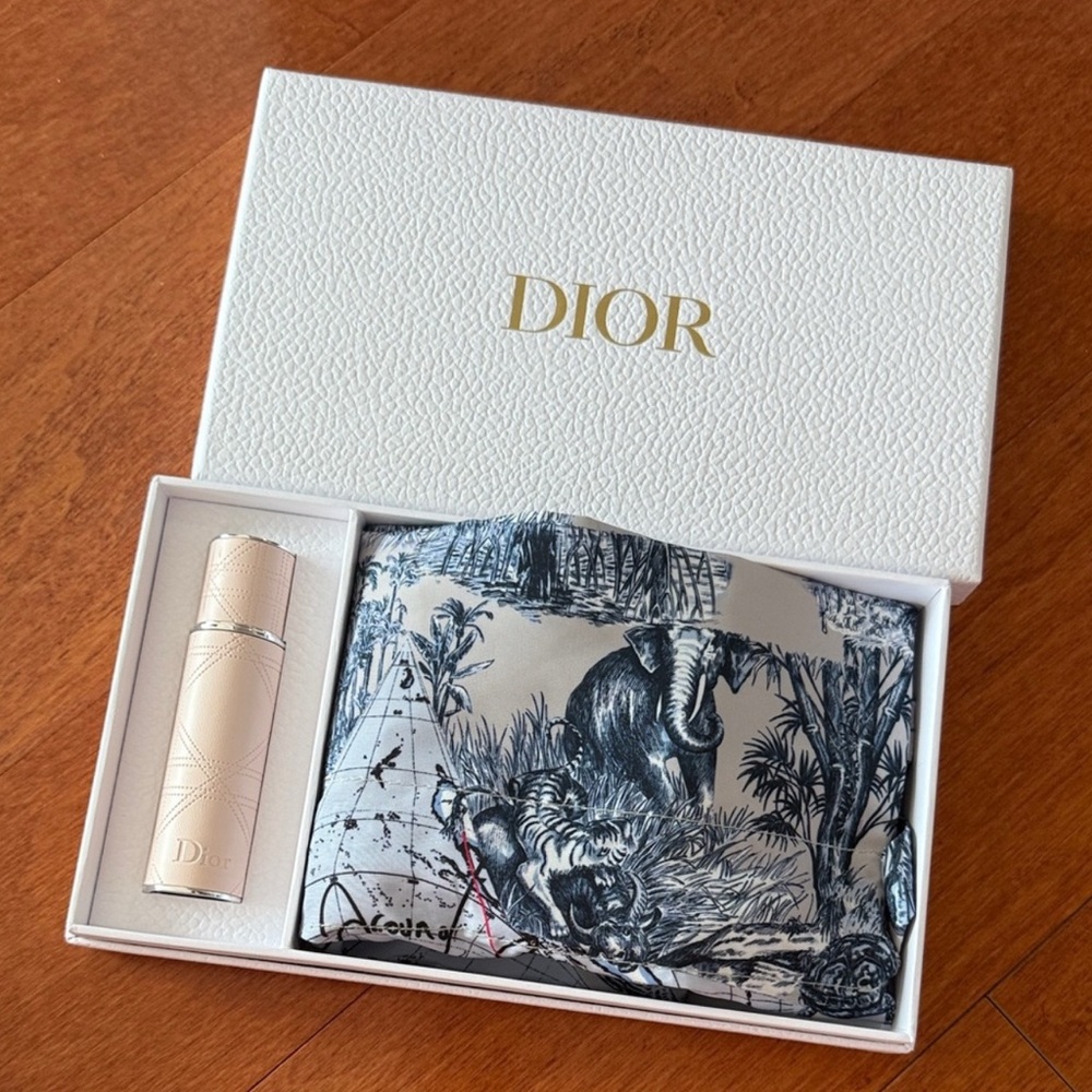 Dior Makeup set w a bag